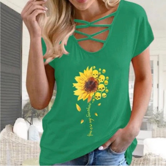 You Are My Sunshine  & Skull Inspirational Graphic Tee Women Medium Kelly green - Picture 5 of 8